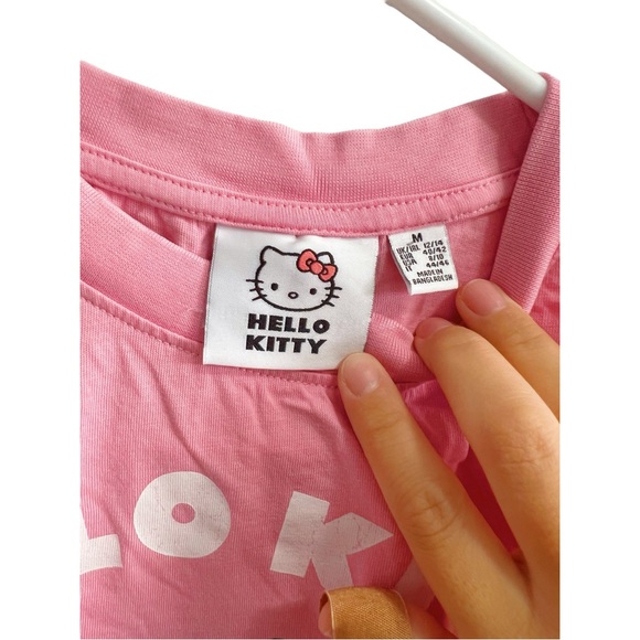 Hello Kitty Crop Top - Picture 3 of 3
